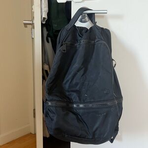Lululemon city adventurer backpack 17L